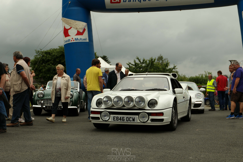 Illustration for article titled Classic British Welcome Photos (Le Mans Carshow)